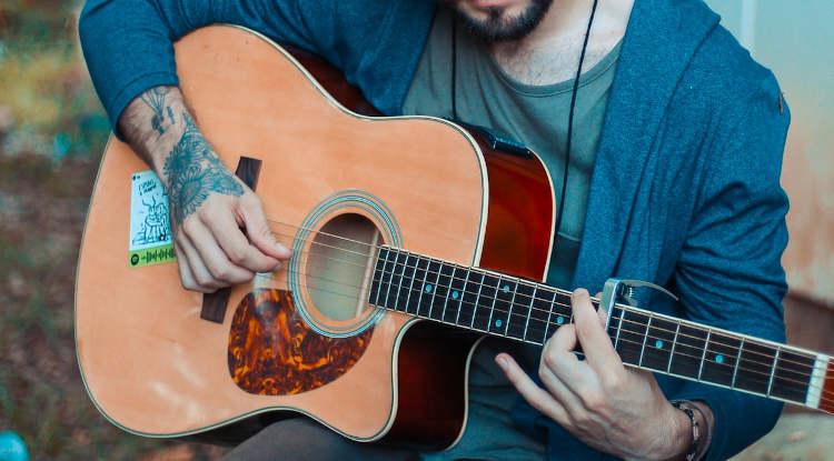 You are currently viewing The Best Acoustic Guitars Under $500 – Expert Recommendations
