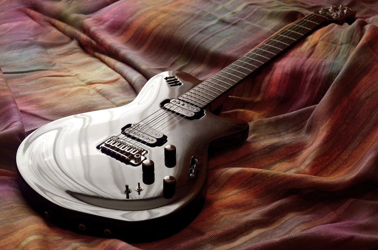 You are currently viewing Best Electric Guitars Under $2000