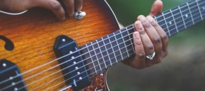 Read more about the article How to Start Soloing on Guitar: Beginner-Friendly Guide
