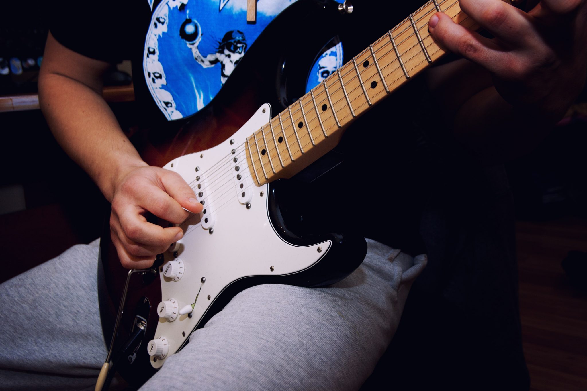 Guitar Wrist Pain and 5 Other Common Injuries Guitarists Have to Deal With