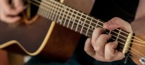 Read more about the article Fretting Hand Position When Playing The Guitar